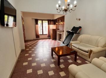 Casa · 170m² · 4 Ambientes · 1 Cochera · Casa en Venta, 3 Dorm., La Perla
