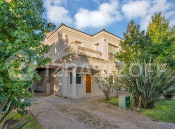 Casa · 125m² · 5 Ambientes · 1 Cochera · Casa en Venta de 4 Dorm. en Hábitat
