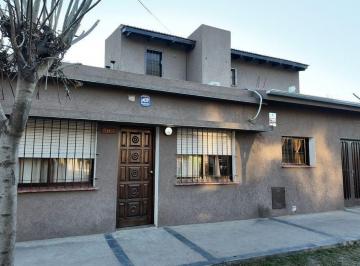 Casa · 162m² · 5 Ambientes · 2 Cocheras · Venta Casa 4 Dorm - 1 Baño - La Calera - Apto Credito