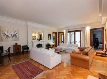 Departamento · 650m² · 9 Ambientes · 2 Cocheras · Venta de un Piso,9 Amplios y Luminosoo Ambientes