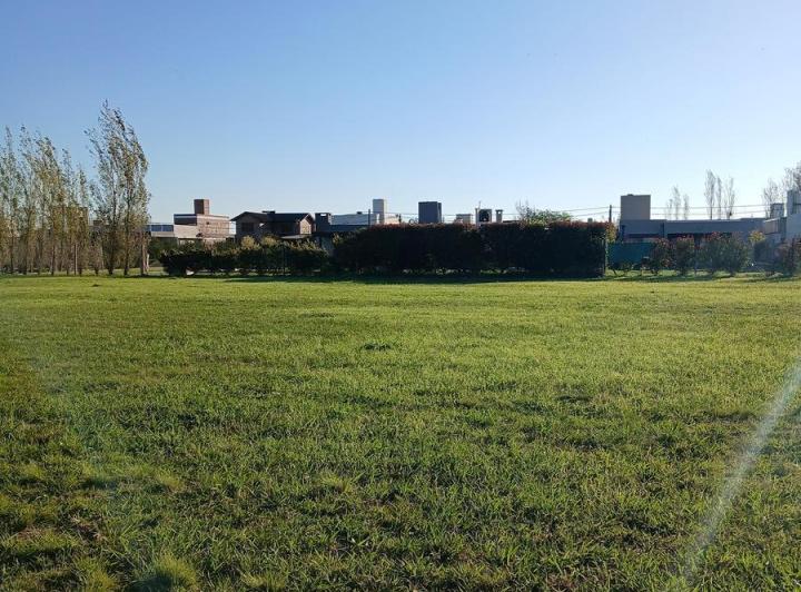 Terreno · 611m²