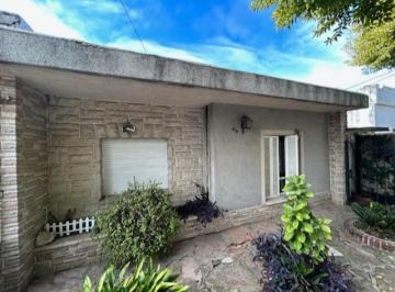 Casa de 5 ambientes, Campana · Casa Céntrica Posibilidad Viviendas Varias y Comercial Oficinas Consultorios