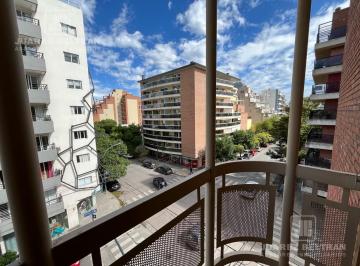 Departamento · 50m² · 3 Ambientes · Departamento en Alquiler en General Paz - 1 Dormitorio con Balcones