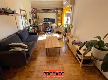 Departamento de 2 ambientes, Villa Urquiza · Amplio Departamento de 2 Ambientes Muy Luminoso Al Contrafrente!
