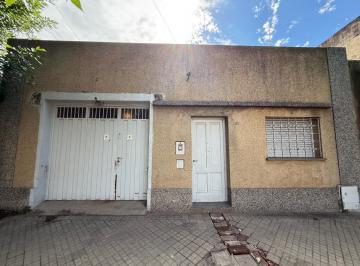 Casa · 85m² · 3 Ambientes · Matienzo Al 100 Bis Alquiler Casa 3 Dormitorio en Ludueña - Rosario