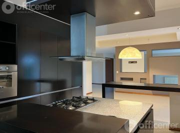 Casa · 2187m² · 7 Ambientes · Hermosa Casa de Alta Categoría en 4 Hojas - 4 Dorm. y Pileta