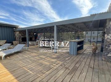 Casa · 200m² · 6 Ambientes · 1 Cochera · Casa Venta 3 Dorm. Barrio San Vicente Lote de 1500 m² Punta del Este