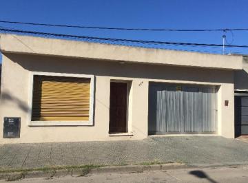 Casa · 160m² · 4 Ambientes · 1 Cochera · Casa en Venta - 3 Dorm. 2 Baños - Pergamino