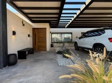 Casa · 190m² · 5 Ambientes · 2 Cocheras · Venta | Casa en Una Planta | B° Lar de Boedo