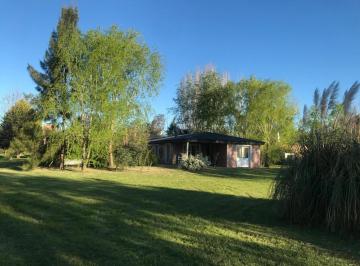 Casa · 280m² · 4 Ambientes · 2 Cocheras · Casa en Venta - 3 Dorm. 3 Baños - Cañuelas