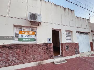 Casa · 116m² · 4 Ambientes · 1 Cochera · Propiedad en Venta con 2 Habitaciones y Cochera