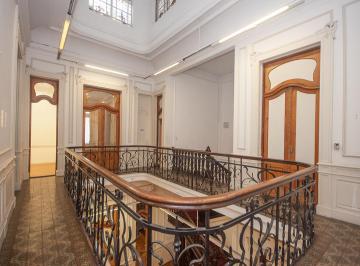 Casa · 1017m² · Edificio Institucional - Público de Categoría a Una Cuadra del Congreso.