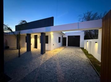 Casa · 200m² · 3 Ambientes · 2 Cocheras · Casa 3 Amb Reciclada - Parque - Pileta - Quincho