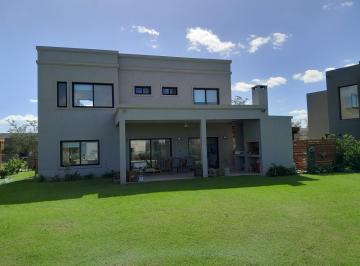 Casa · 165m² · 5 Ambientes · 2 Cocheras · Casa en Venta 3 Dorm Pileta Dependencia | Puerto - El Canton