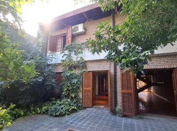 Casa de 6 ambientes, Villa Real · Espectacular Casa C/ Jardin, Parrilla con Detalles de Categoria y Constructivos.