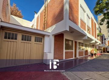 Casa de 5 ambientes, Ciudad de Mendoza · Duplex en Capital. Adyacente Parque Central
