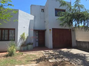 Casa · 180m² · 7 Ambientes · 1 Cochera · Vendo Casa - 4 Dorm. - Brig. San Martin - de Los Sirios 5700