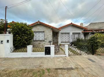 Casa de 4 ambientes, Tres de Febrero · Casa - Alquiler - Ciudad Jardin