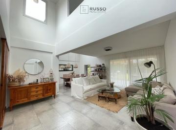 Casa · 278m² · 5 Ambientes · Alquiler Anual, 3 Dorm y Playroom, Talar del Lago 2