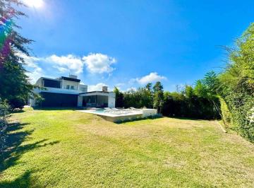 Casa · 420m² · 8 Ambientes · 2 Cocheras · Venta Exclusiva Casa Chacras de La Villa - Cordoba