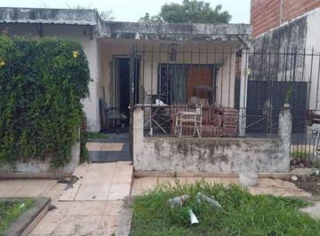 Casa · 82m² · 4 Ambientes · Venta Casa a Reciclar 3 Dorm Solano