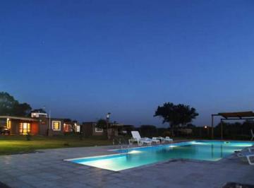 Quinta vacacional · 80m² · 3 Ambientes · 1 Cochera · Complejo de Cabañas " "Don Antonio" en Valle Fertil San Juan + Campo 100 Htas.