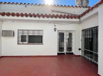 Casa · 115m² · 6 Ambientes · 1 Cochera · Venta Casa 2 Dorm. con Cochera B Pueyrredon