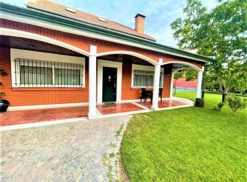 Casa · 340m² · 5 Ambientes · 2 Cocheras · Casa Venta del Viso, Pilar 4 Dorm Quincho - Pileta