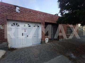 Casa · 194m² · 6 Ambientes · 1 Cochera · Casa Planta Baja Apta Credito