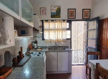 PH · 92m² · 4 Ambientes · 2 Cocheras · Venta PH en Glew. con Garaje. Apto Credito