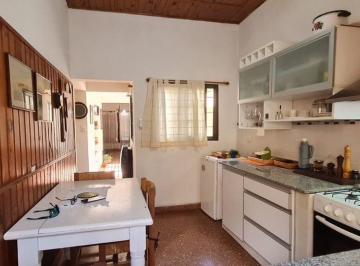 PH · 92m² · 4 Ambientes · 2 Cocheras · Venta PH en Glew. con Garaje. Apto Credito