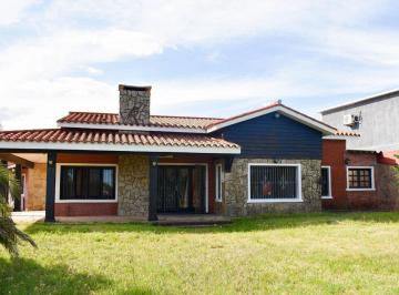 Casa · 300m² · 5 Ambientes · 2 Cocheras · Venta 2 Casas Terreno Esquina Rambla Costanera