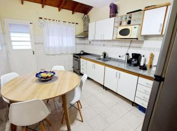 Casa · 81m² · 4 Ambientes · 1 Cochera · Venta Dúplex 4 Amb, Cochera, Patio, m. Coronado