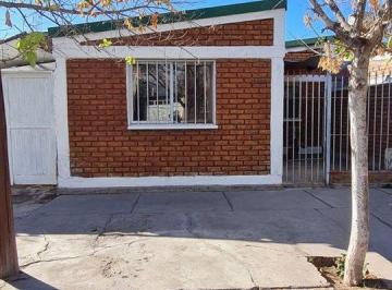 Casa · 36m² · 3 Ambientes · 1 Cochera · Casa en Venta en B° Paula Albarracín - Perdriel