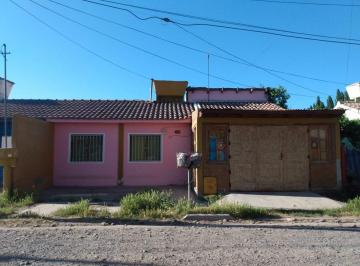 Casa · 150m² · 4 Ambientes · Re/max Vende Casa, Dos Dorm. en Plottier