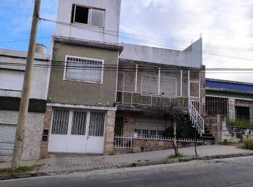 Casa de 7 ambientes, Córdoba · Casa + Depto Interno + Pileta