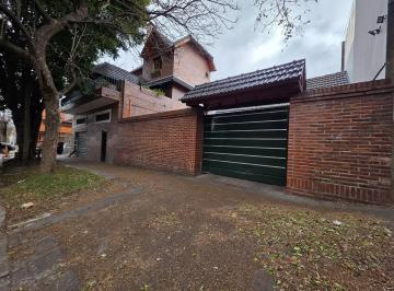 Casa · 240m² · 5 Ambientes · 4 Cocheras · Casa Chalet en Venta en Villa Bosch, Tres de Febrero, G. B. a. Zona Oeste