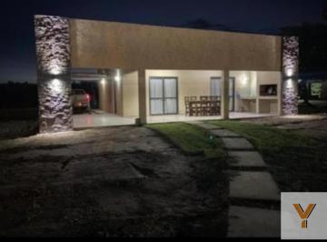 Casa · 488m² · 5 Ambientes · Casa en Venta - 4 Dorm. 4 Baños - 50.000 m² - Mendoza