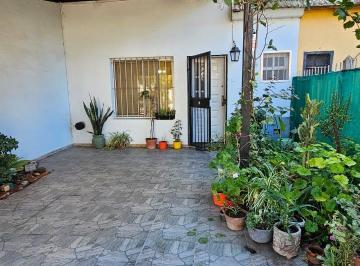 GARAGE SEMICUBIERTO · Duplex de 3 Dorm.