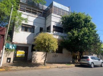 Terreno · 387m² · 6 Ambientes · 1 Cochera · Casa Antigua en Venta Ideal Emprendimiento