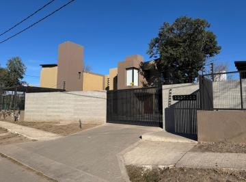 Casa de 6 ambientes, Córdoba · Housing Villa Warcalde - 3 Dorm. en Dos Plantas - Jardín y Pileta