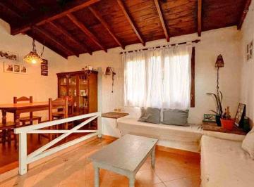 Casa · 150m² · 4 Ambientes · 1 Cochera · Venta Casa 4 Ambientes con Parque Barrio Caisamar
