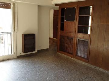 Departamento de 2 ambientes, Floresta · Alquilo Depto de 2 Amb en Ensenada Al 100, a 1 Cuadra de Av Rivadavia 8100
