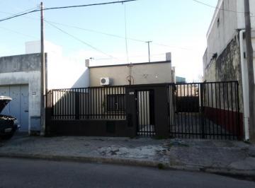 Casa · 105m² · 3 Ambientes · 1 Cochera · Venta Casa. Barrio Matheu. Rosario