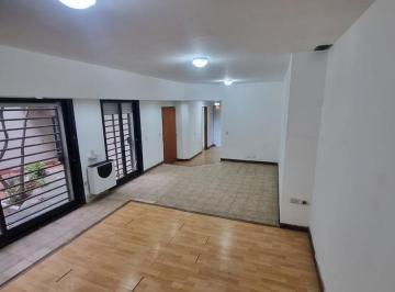 Casa · 200m² · 6 Ambientes · Casa en Alquiler Para Uso Comercial - 6 Ambientes - 2 Plantas - Alamgro