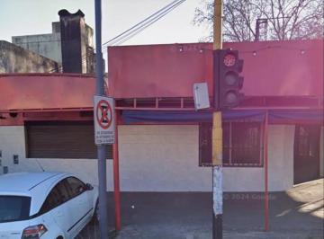 Local comercial , Morón · Localcomercial en Esquina con Cochera