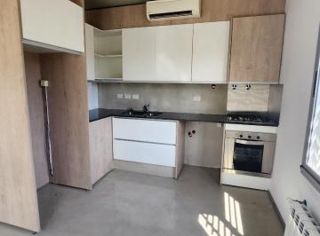 Casa · 58m² · 2 Ambientes · 1 Cochera · Triplex 3 Amb con Balcón y Cochera Privada en Olivos