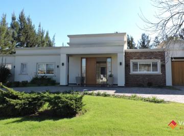Casa · 306m² · 6 Ambientes · 2 Cocheras · Fincas de San Vicente Casa en Sector Chacras I
