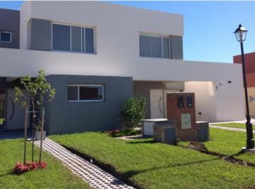 Casa · 80m² · 3 Ambientes · 2 Cocheras · Venta Casa Casas Santa Guadalupe - Cuan Propiedades