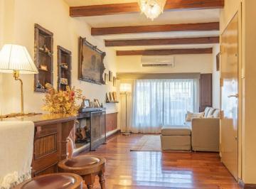 Casa · 143m² · 4 Ambientes · 6 Cocheras · Casa 4 Ambientes con Enorme Jardín en San Martín